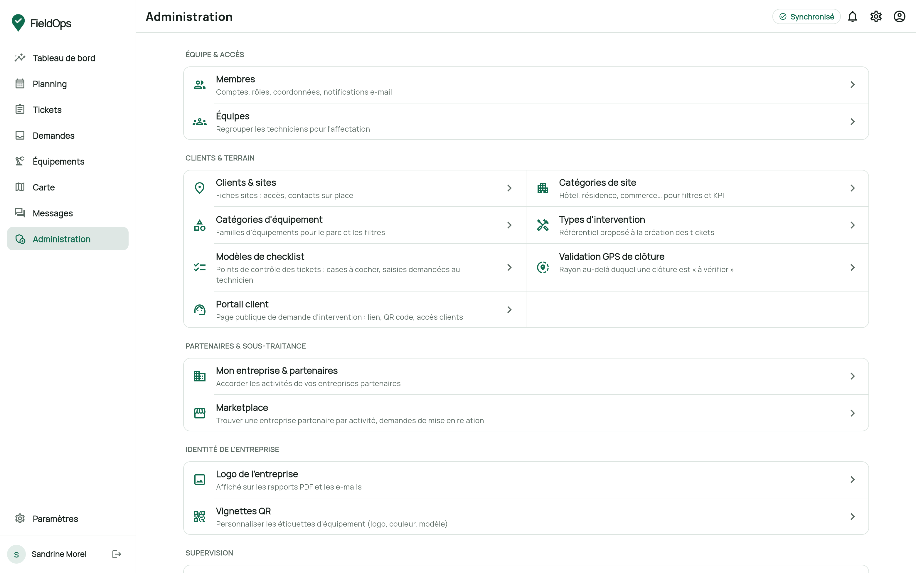 Page Administration de FieldOps organisée en sections